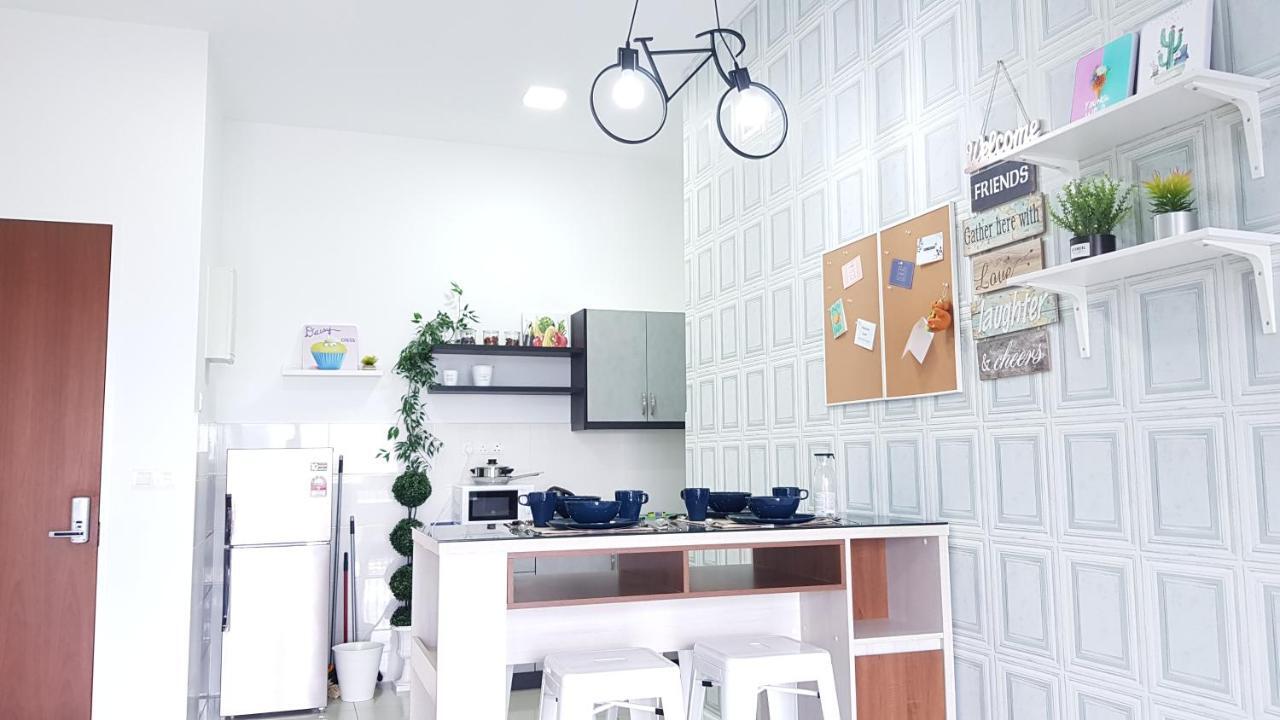 Апартаменты Le Pavillion Puchong By Widebed Upto 6Pax Куала-Лумпур Экстерьер фото